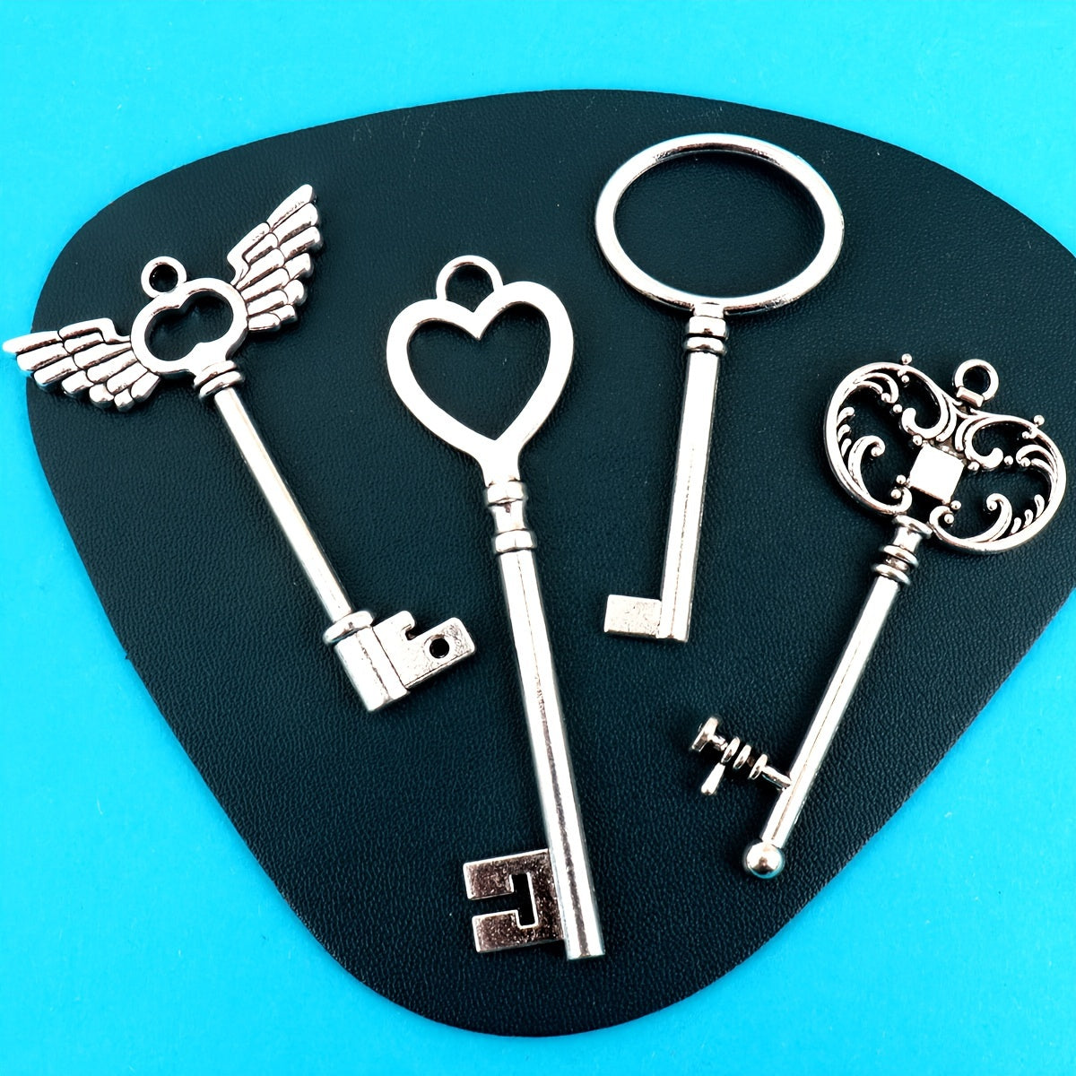 10pcs (No Repeat) Vintage Skull Key Set Steampunk Key Pendant, Antique Bronze/Antique Silvery DIY Key Pendant, Suitable for Jewelry Making