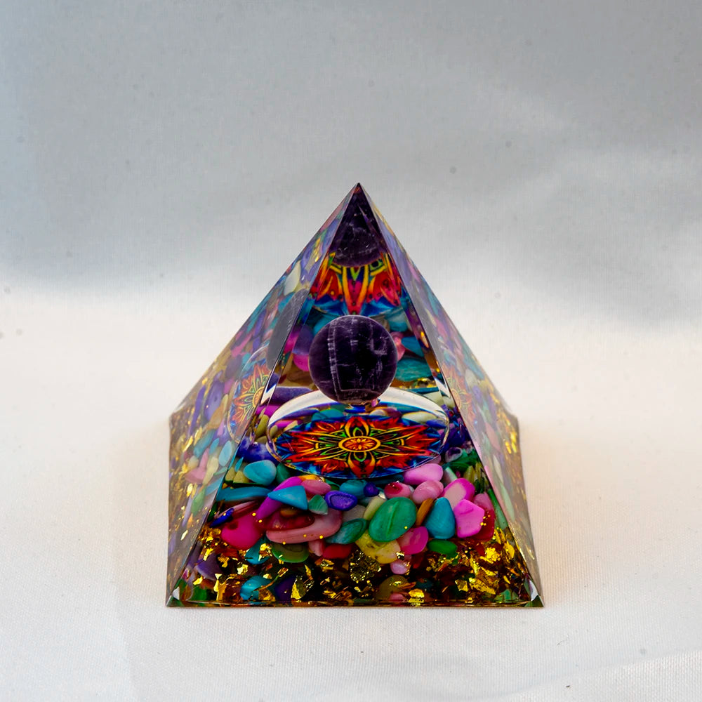 Natural Crystal Energy Generator Pyramid Peridot Amethyst Reiki Healing Chakra Resin Pyramid Egyptian Decor Room Decoration 1pc