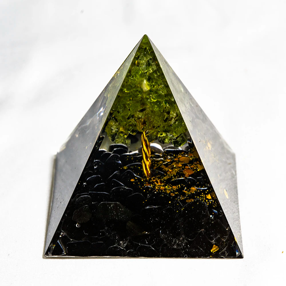 Natural Crystal Energy Generator Pyramid Peridot Amethyst Reiki Healing Chakra Resin Pyramid Egyptian Decor Room Decoration 1pc