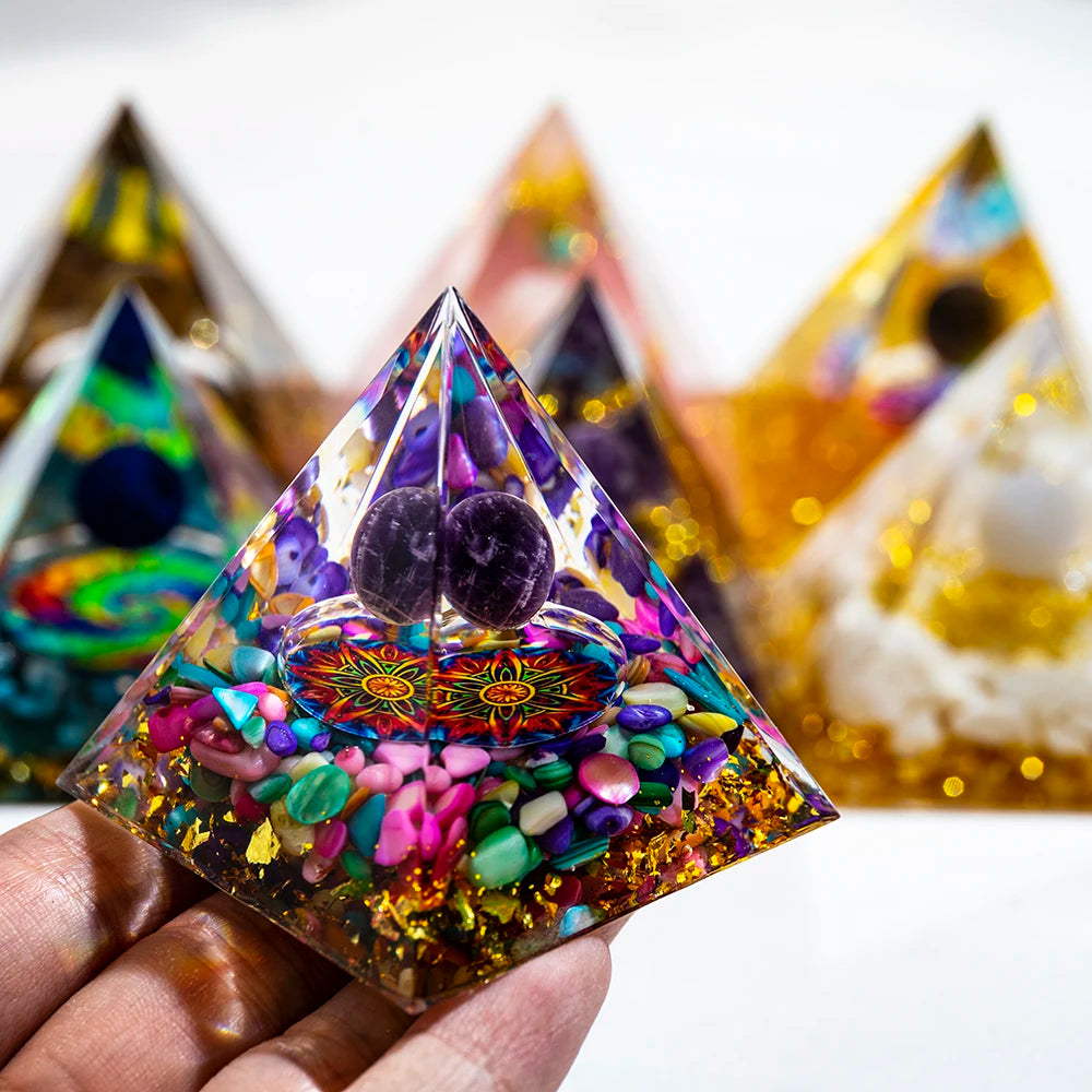 Natural Crystal Energy Generator Pyramid Peridot Amethyst Reiki Healing Chakra Resin Pyramid Egyptian Decor Room Decoration 1pc