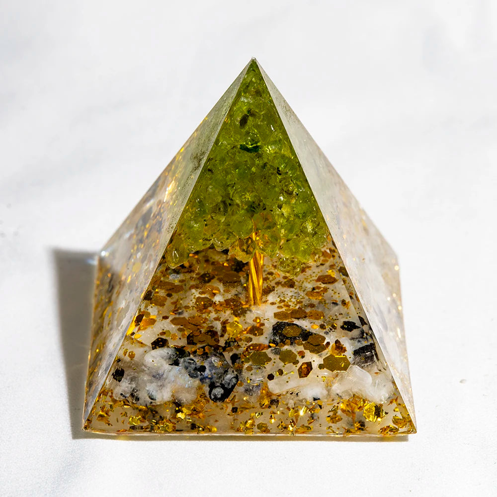 Natural Crystal Energy Generator Pyramid Peridot Amethyst Reiki Healing Chakra Resin Pyramid Egyptian Decor Room Decoration 1pc