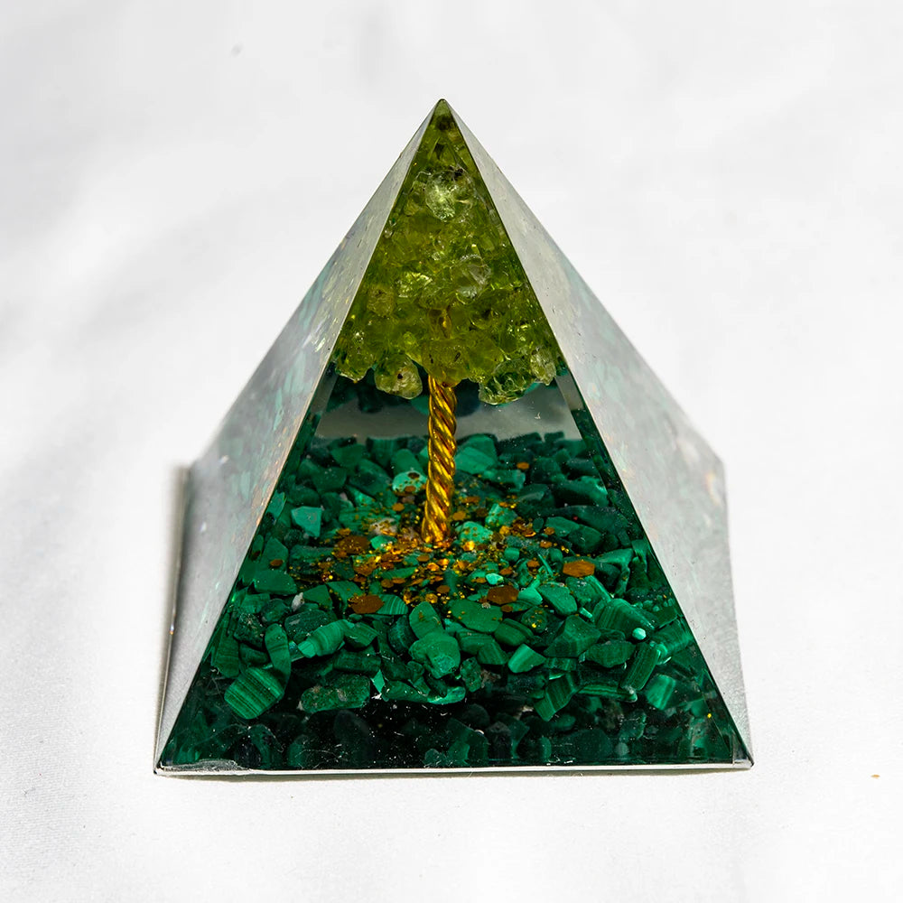 Natural Crystal Energy Generator Pyramid Peridot Amethyst Reiki Healing Chakra Resin Pyramid Egyptian Decor Room Decoration 1pc